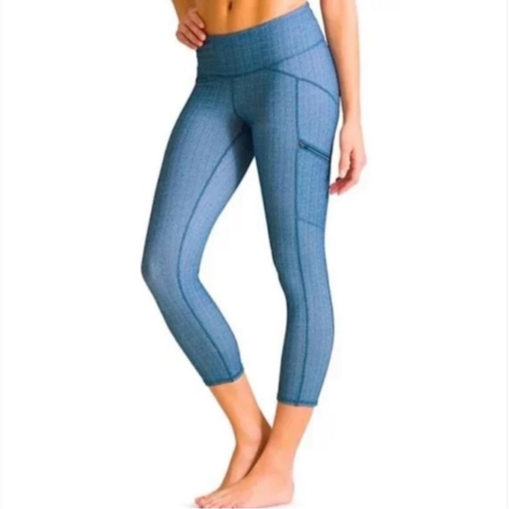 Athleta Static Drifter Capri/Crop Legging
